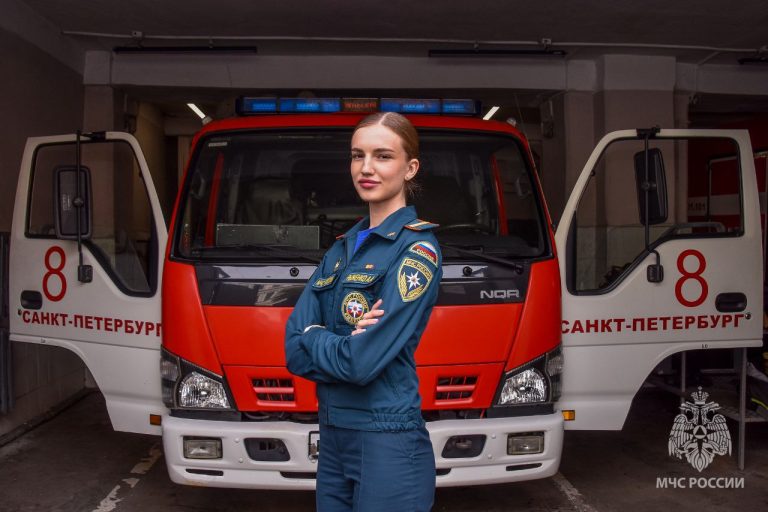 Сотрудница МЧС спасла мужчину в Финском заливе