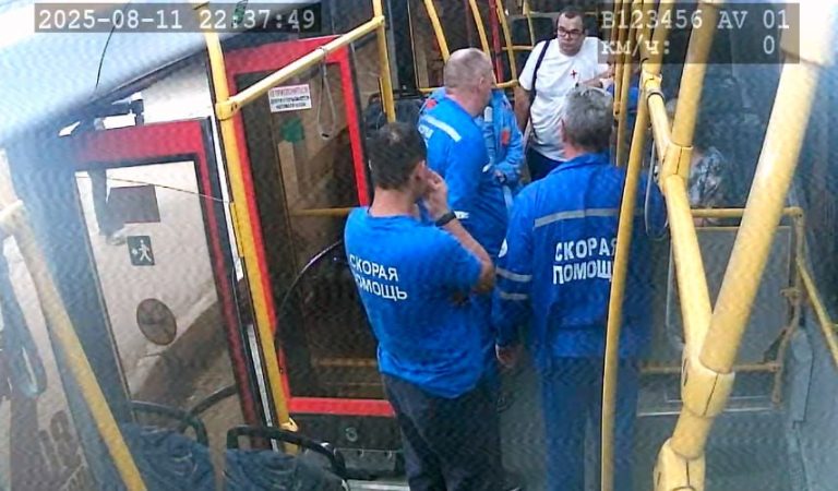 Экипаж казанского автобуса №5 помог пожилой пассажирке, потерявшей память