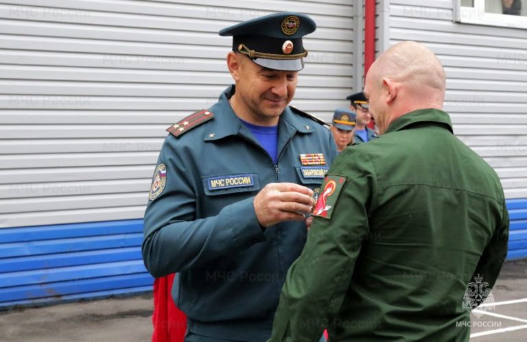 В Туле наградили участника СВО, спасшего тонущего мужчину