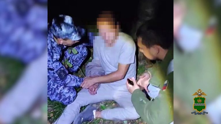 Капитан полиции из Калужской области спас мужчину с приступом астмы и сломанной ногой в лесу