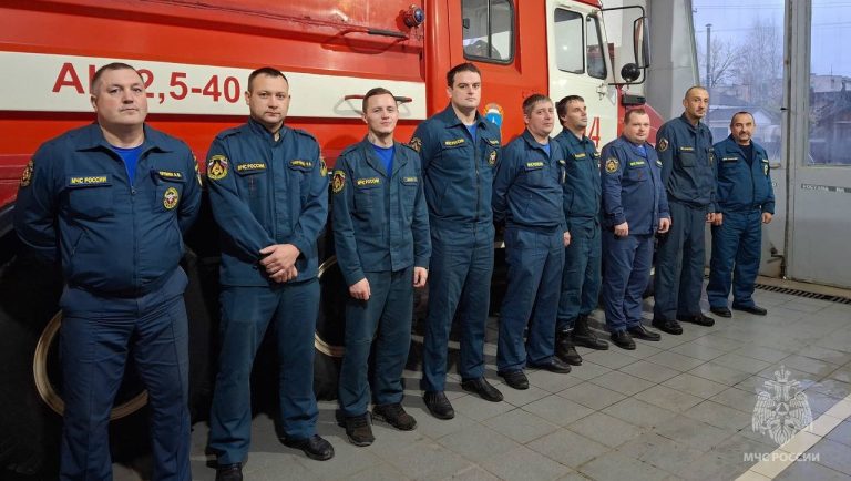 В Тверской области пожарные за десять минут потушили пожар и спасли человека