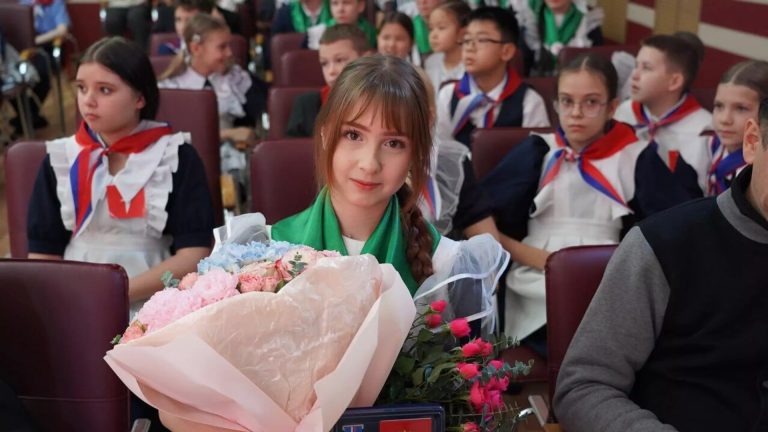 Юная героиня из Уссурийска спасла ребёнка, оказавшегося на карнизе третьего этажа