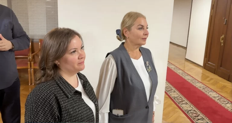 Сотрудницы детсада из Бугуруслана удостоены награды в Госдуме за спасение детей при нападении преступника