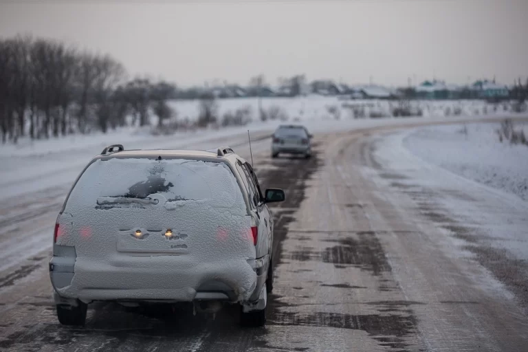 Супружескую пару спасли из заснеженной тайги в Якутии